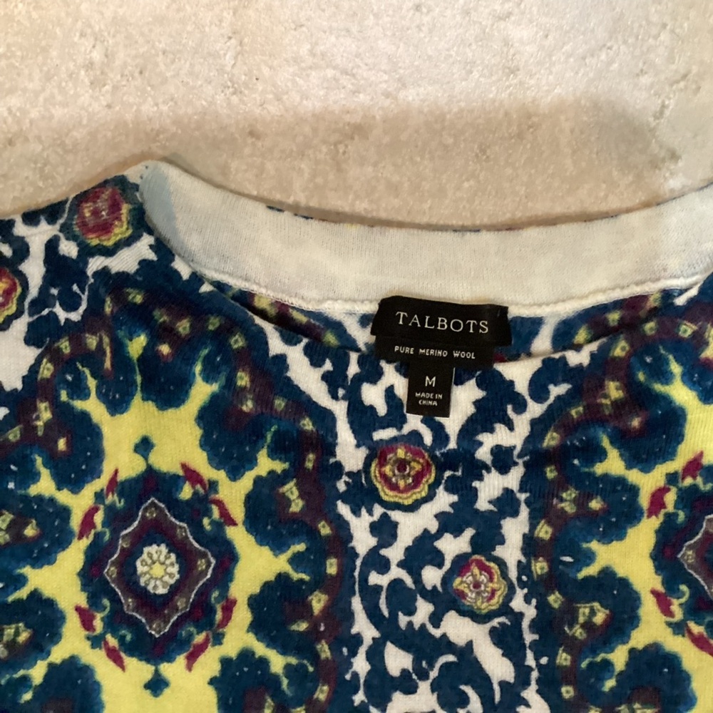 Knit light weight top